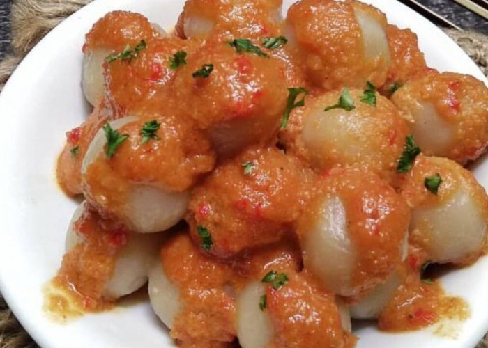 Cilok Bumbu Kacang, Jajanan Tradisional yang Tetap Bertahan di Tengah Tren Kuliner Modern