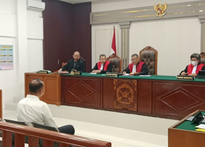 Dugaan Korupsi KUPP Sungai Lumpur, Indrullah Mukhlis Didakwa Terima Fee Rp4 Miliar dari 18 Agen Kapal