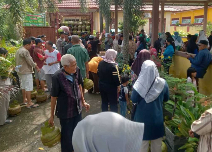 Gas Melon Langka, Usaha  Pedagang Kaki Lima Terancam Tutup