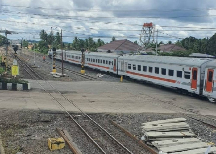 KAI Uji Coba Operasi Jalur Ganda Stasiun Muara Enim - Muara Lawai KAI Divre III Palembang Imbau Masya