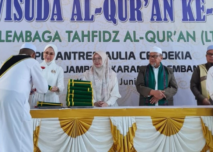 Renny Astuti Berikan Beasiswa Kepada Santri LTQ Hafal Alquran 30 Juz 