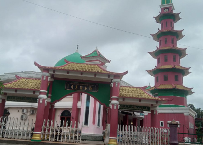 Destinasi Religi yang Memukau: Masjid Cheng Ho, Tempat Ibadah dan Inspirasi