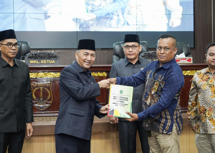 Sekda Muba H Apriyadi Sampaikan KUPA dan PPASP R-APBDP Kabupaten Muba Tahun 2024