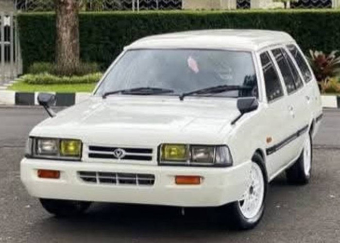 Mazda Vantrend 1.4 M/T 1997: Sang Legenda Lapis Gula dari Era 90-an.