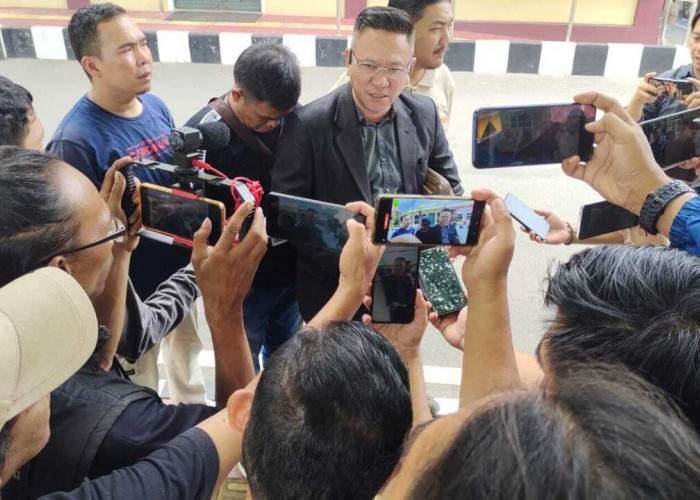 Puluhan wartawan Laporkan Oknum Diduga Halangi Tugas Peliputan Tersangka Korupsi BSS