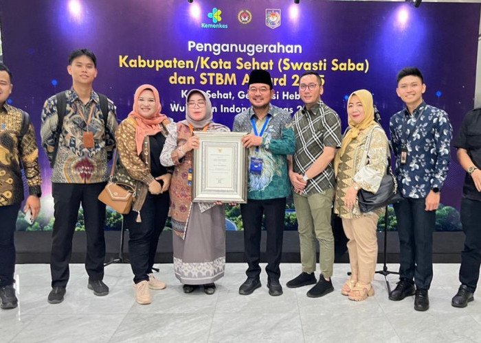 Peringatan Hari Kesehatan Nasional, Palembang Raih Penghargaan Swasti Saba Padapa Award 2025