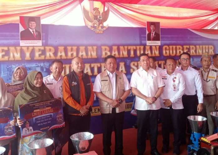 Dorong Pengembangan Sektor Keluaran dan Perikanan,  Gubernur Sumsel Serahkan Bantuan Sarpras Kepada Masyarakat