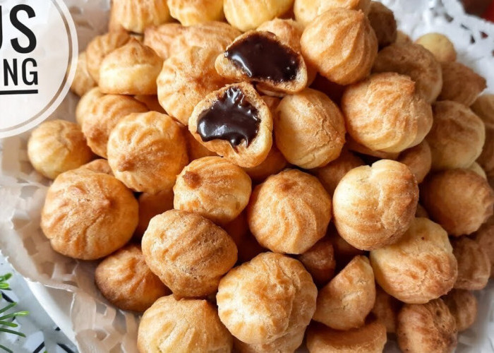 Kue Sus Kering, Camilan Renyah Legendaris yang Tetap Digemari dari Generasi ke Generasi.