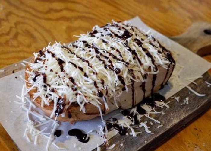 Roti Bakar Coklat Keju Jadi Primadona di Kota-Kota Besar