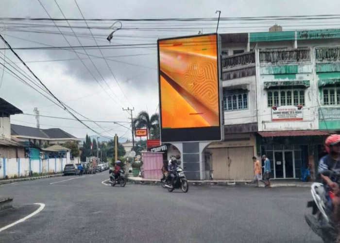 Dinilai Langgar Peraturan, Videotron, Reklame Rokok Jadi Sorotan Warga