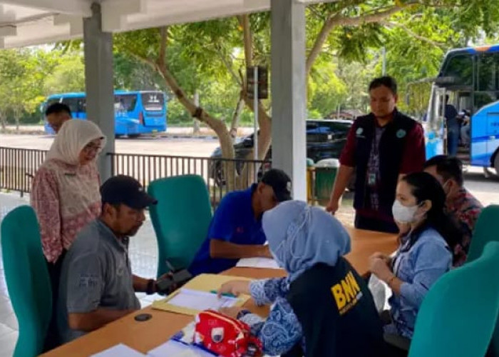 Berikan Kenyamanan untuk Penumpang, BNNK OKI Tes Urine Para Sopir Bus Terminal Kayuagung