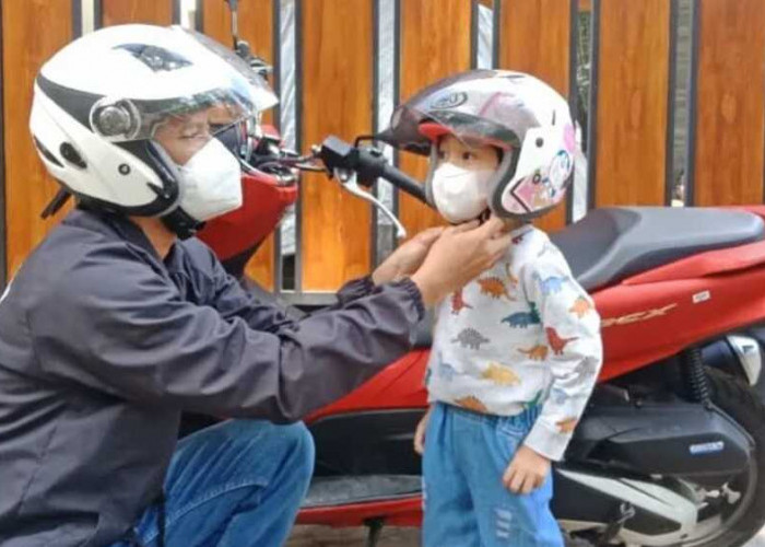  Orang Tua Harus Memperhatikan Keselamatan Saat Bawa Anak Berkendara Sepeda Motor, Himbau Ahli