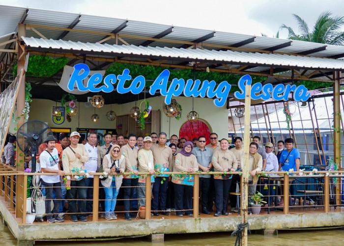 Resto Apung Sesera, Lestarikan Kuliner Khas Kota Palembang