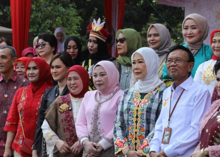 Hari Kebaya Nasional 2026: Sumsel Pecahkan Rekor MURI Parade Perempuan Berbusana Songket Terbanyak