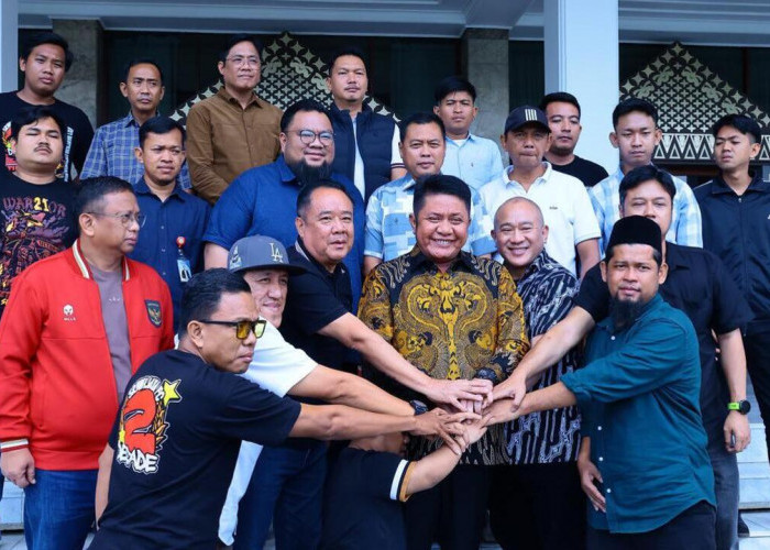 Herman Deru Suport  Manajemen dan Suporter Demi Kebangkitan Sriwijaya FC Dari Zona Degradasi