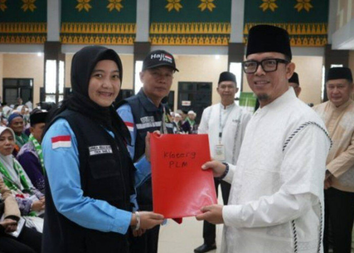 Dilepas Bupati, Jemaah Calon Haji OKU Diterbangkan Ke Tanah Suci