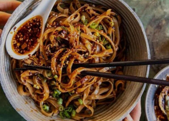 Mi Chili Oil, Saus Pedas Baru yang Jadi Primadona Pecinta Kuliner Indonesia