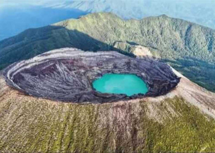 Menikmati Keindahan Alam Gunung Dempo Petualangan Tak Terlupakan di Puncak Sumatera Selatan