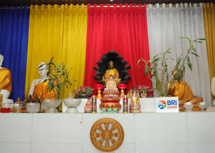 Peringati Hari Raya Waisak 12 Mei 2025, BRI Peduli Salurkan Bantuan Sembako Bagi Ribuan Umat Buddha