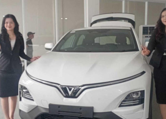 Pasar EV Sumatera Memanas, VinFast Resmikan Showroom Palembang dan Unveil VF 6