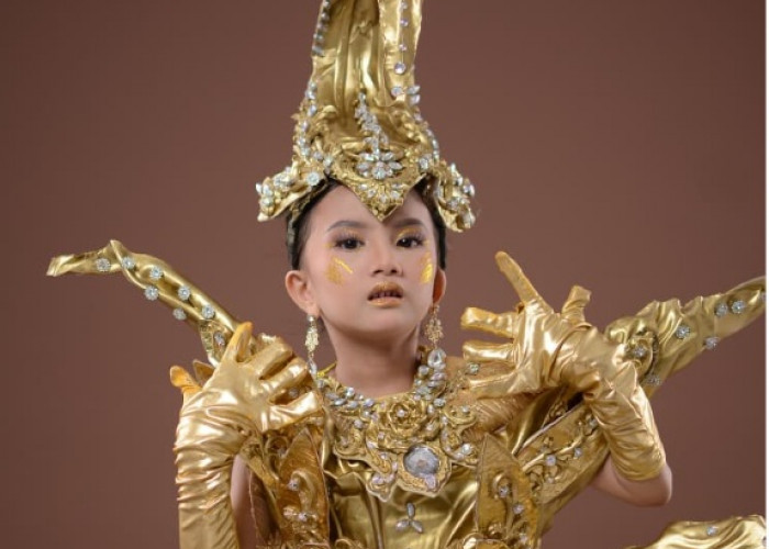 Adeeva Asheen Myeshary, Model Cilik Palembang yang Berkilau di Jogja International Kids Fashion Parade 2025