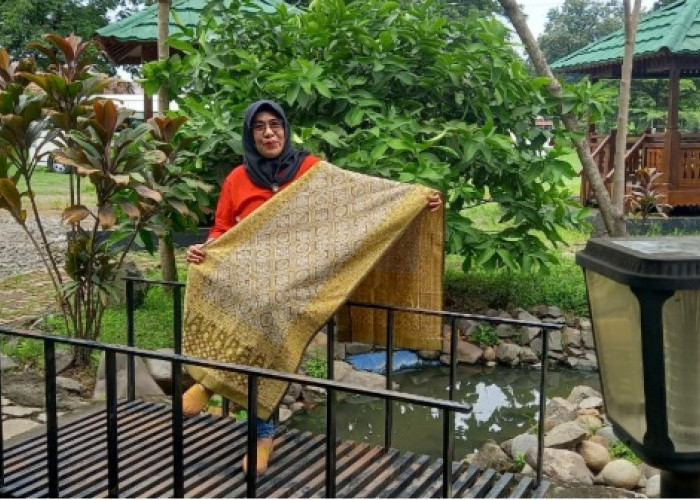 Lewat Songket Behembang Lingge, Yenny Puspitasari Merangkai Tradisi dan Menggerakkan Ekonomi 