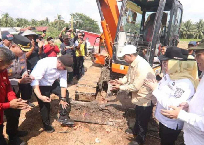 Bupati Askolani dan Gubernur Herman Deru Launching Asta Infra di Karang Agung Ilir: Bangun Jalan Poros Demi Ro