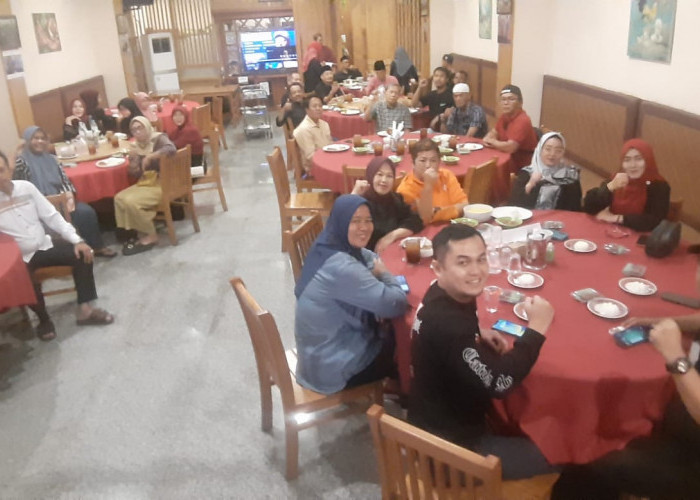 Menjalin Kebersamaan di Bulan Suci: Kelurahan 5 Ilir Gelar Buka Puasa Bersama Ketua RT dan RW. Foto: koer-palp