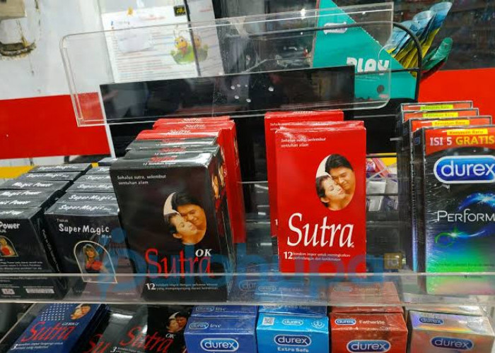 Jelang Malam Pergantian Tahun 2023, Kondom Laris Manis di Minimarket