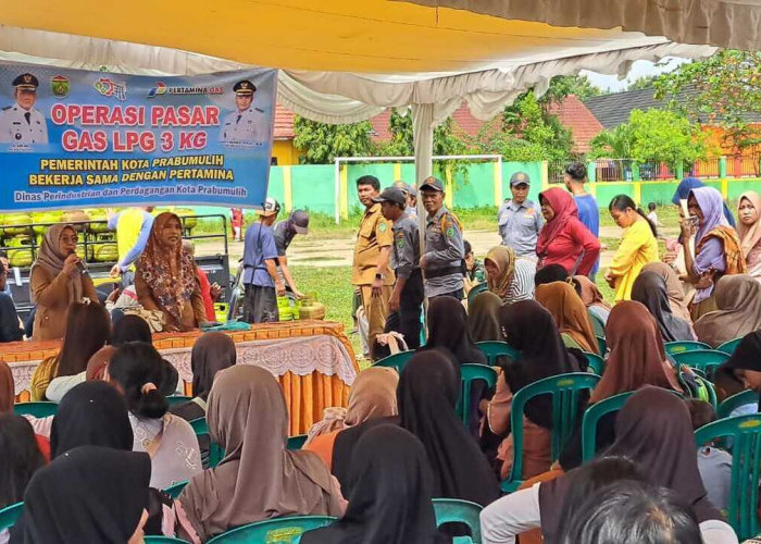Pemkot Prabumulih Gelar Operasi Pasar LPG 3 Kg di Muara Dua, Warga Antusias Antre Gas Bersubsidi
