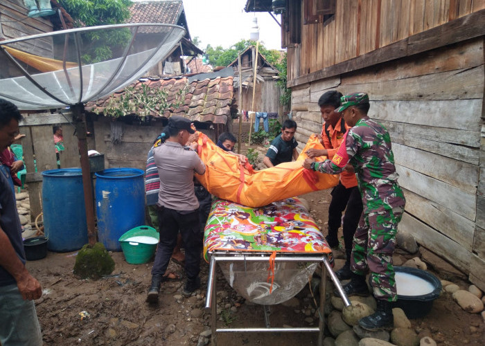 Tim Sar Temukan Jasad Korban Hanyut Terseret Banjir Bandang di OKU