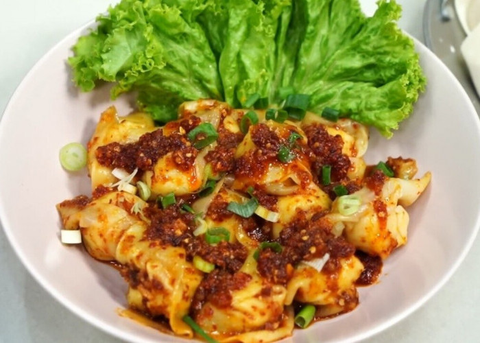 Fenomena Pangsit Chili Oil: Cita Rasa Pedas yang Membuat Ketagihan