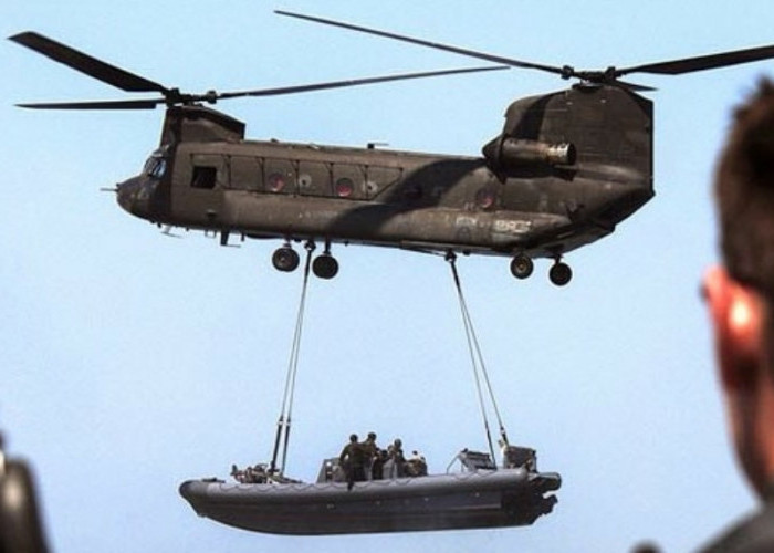 Rahasia Mahal CH 47F Chinook: Kisah Helikopter Canggih yang Ditawarkan ke Indonesia