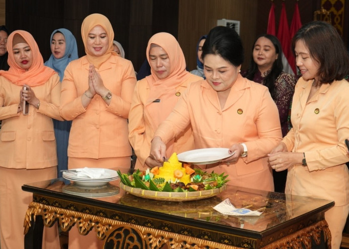 Penuh Kehangatan dan Kepedulian, DWP Kanwil Kemenkum Sumsel Rayakan HUT DWP ke-26 dengan Baksos