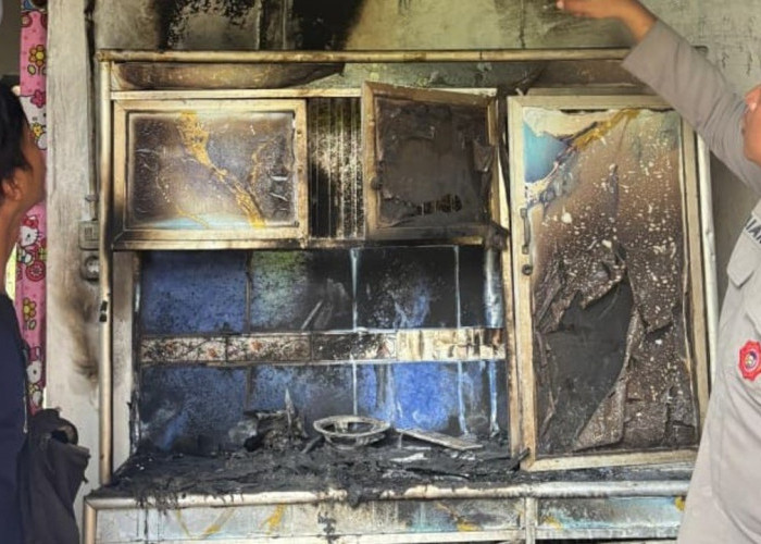 Diduga Korsleting Listrik, Rumah Warga Perumnas CPI Prabumulih Nyaris Ludes Dilalap Si Jago Merah