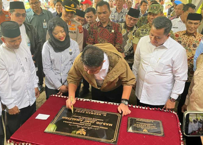 Gubernur Herman Deru Resmikan Masjid Jami Amaliyah di Desa Pulau Harapan Banyuasin