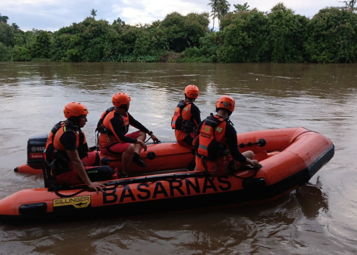 Siswi SD Pedamaran OKI Tenggelam di Sungai Komering : Tim SAR Lakukan Pencarian