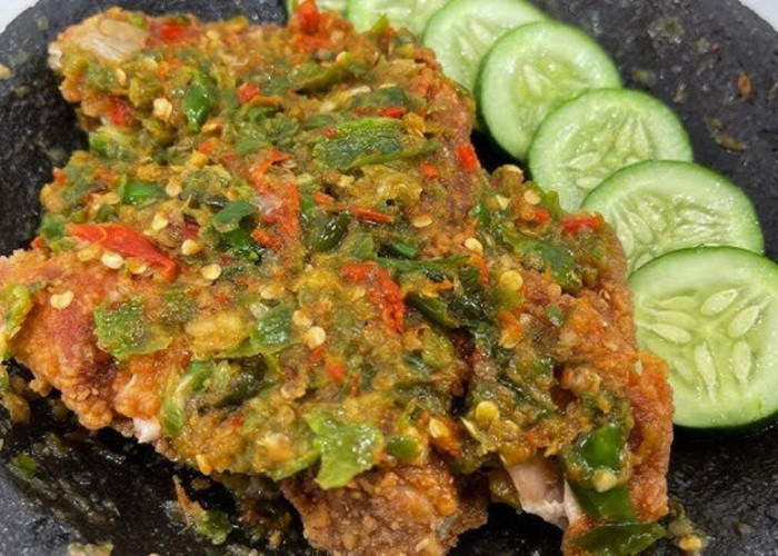 Ayam Gepuk Sambal Ijo Jadi Primadona Baru Kuliner Pedas Indonesia
