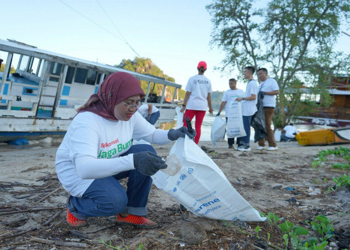 Labuan Bajo Darurat Sampah, Telkomsel-PlusTik Bersih-bersih Kumpulkan 1,4 Ton Sampah 