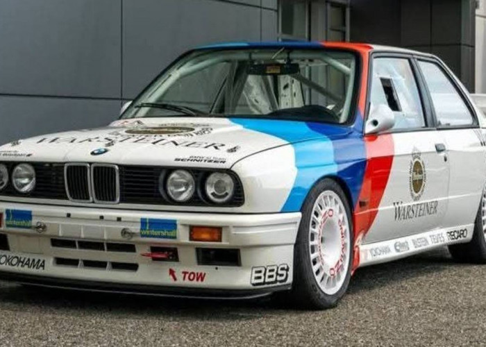 BMW Seri 3 E30: Ketika Mobil Bukan Sekadar Kendaraan, Tapi Gaya Hidup. 