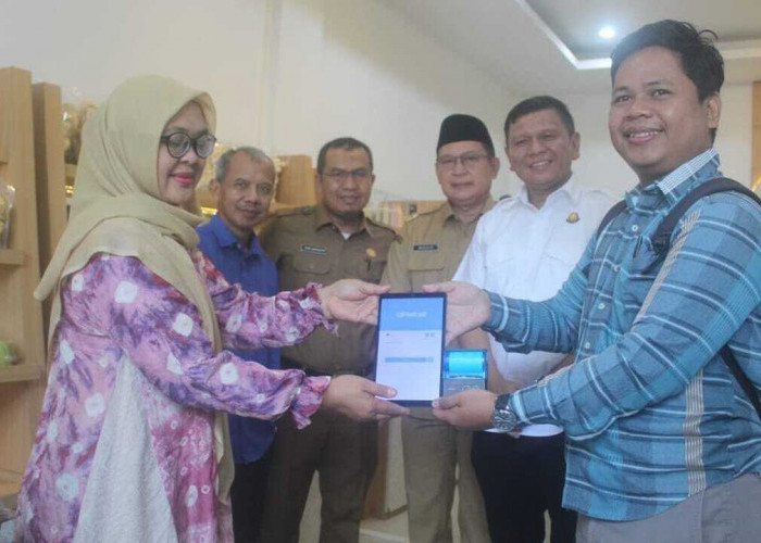 Wabup OKU Pasang Tapping Box di Sejumlah Tempat Usaha