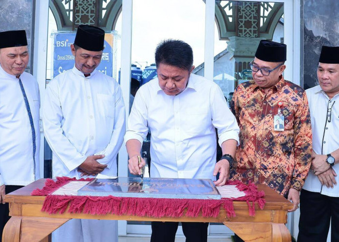 Gubernur Herman Deru Resmikan Masjid Al-Hikmah, Tegaskan Pentingnya Keswadayaan Umat