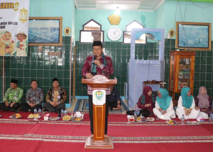 Edison Beri Santunan kepada Guru Ngaji