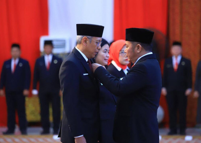 Gubernur Herman Deru Sematkan Satyalancana Karya Satya kepada 321 ASN Sumsel, Simbol Loyalitas dan Integritas 