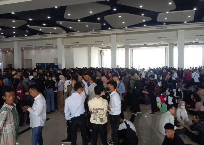 4.000 Pencaker di Palembang Serbu Job Fair di PTC Mall...