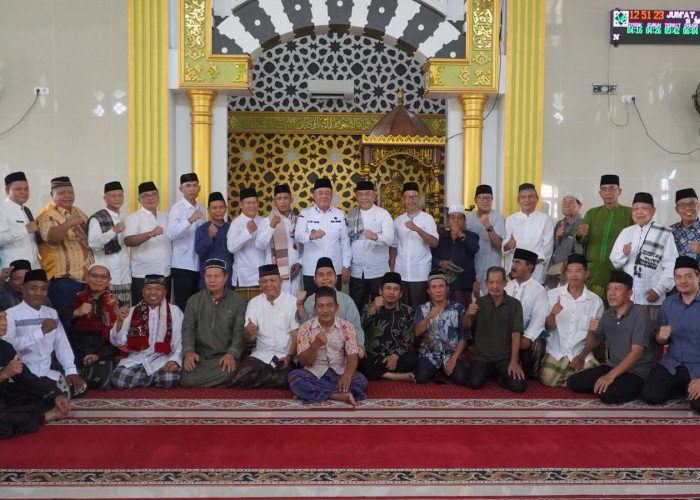 Safari Jumat di Masjid Darussalam Muara Enim, Wagub Cik Ujang Apresiasi Semangat Gotong Royong Warga