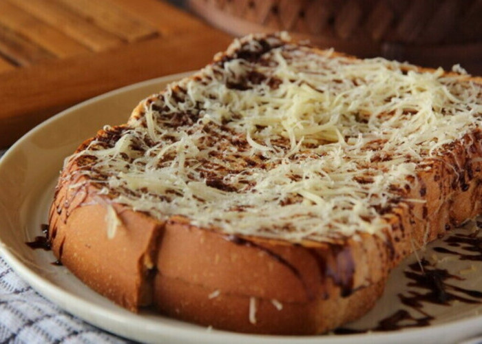 Roti Bakar Coklat Keju : Tren Cemilan yang Menggoda Selera