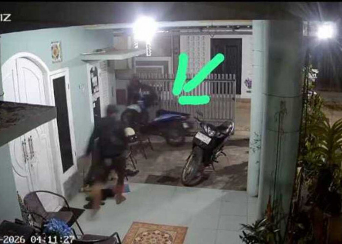 Kawanan Pencuri Gasak Dua Motor Saat Warga Terlelap, Aksi Terekam CCTV di Ogan Ilir