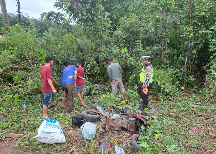 Lakalantas di Jalintim Srigunung, Pajero Sport Hantam 4 Motor, 3 MD 2 Luka