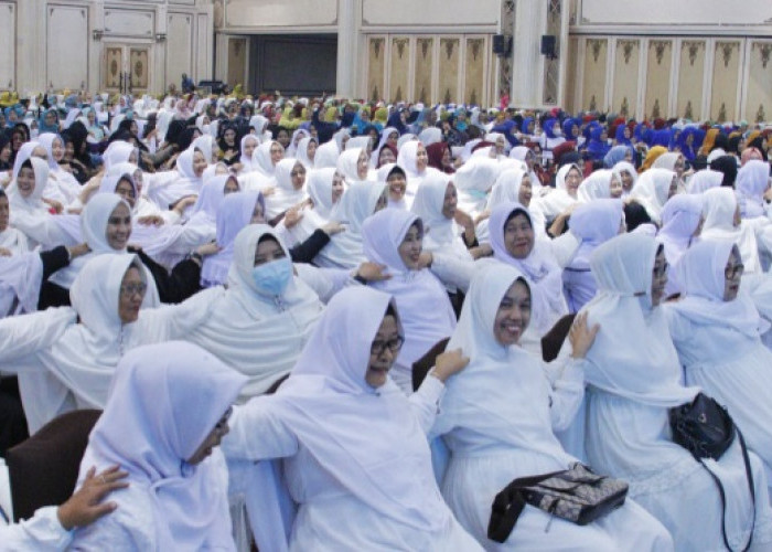 Meningkatkan Kualitas Iman dan Taqwa: Ustadzah Aisyah Dahlan Hadir di Acara Pengajian Ibu-Ibu Palembang